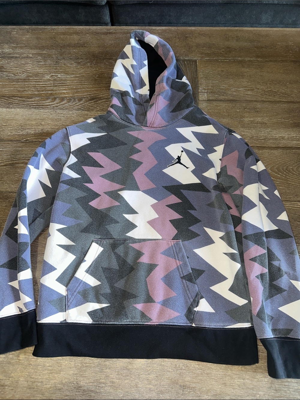 Jordan Purple, Gray & White Zigzag Pullover Hoodie Size Large
